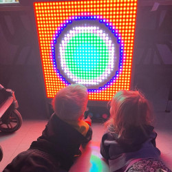 Interaktywny panel Pixels